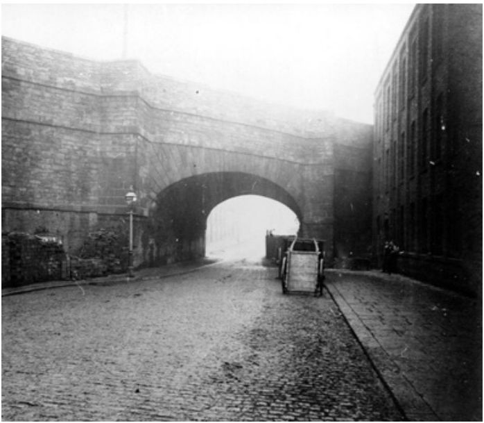 Canal aqueduct over Store Street with the site visible to the right, 1896